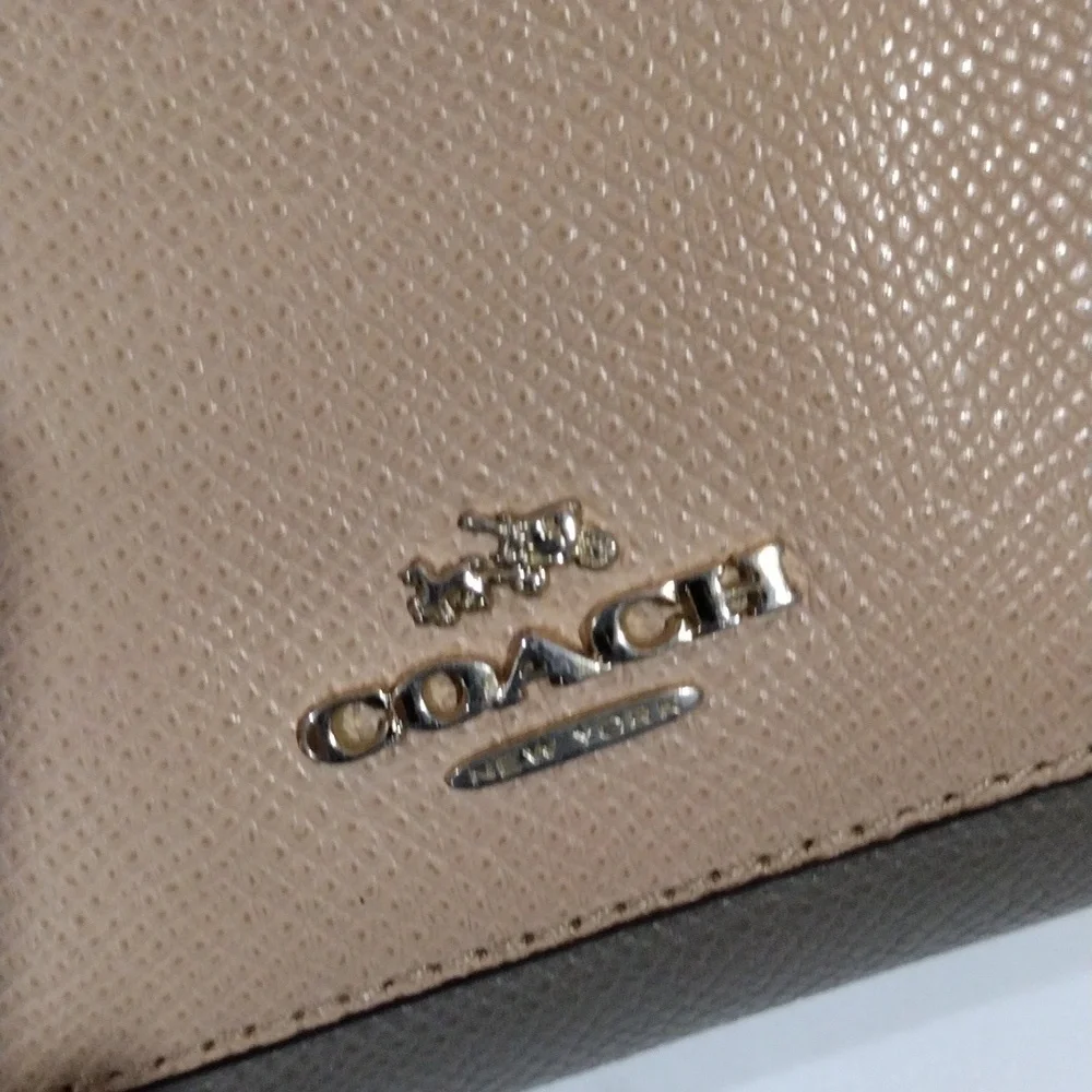 Coach Dual-Tone Brown Leather Zip Wallet – Gold Logo, Stylish Women’s Accessory - Picture 3 of 15